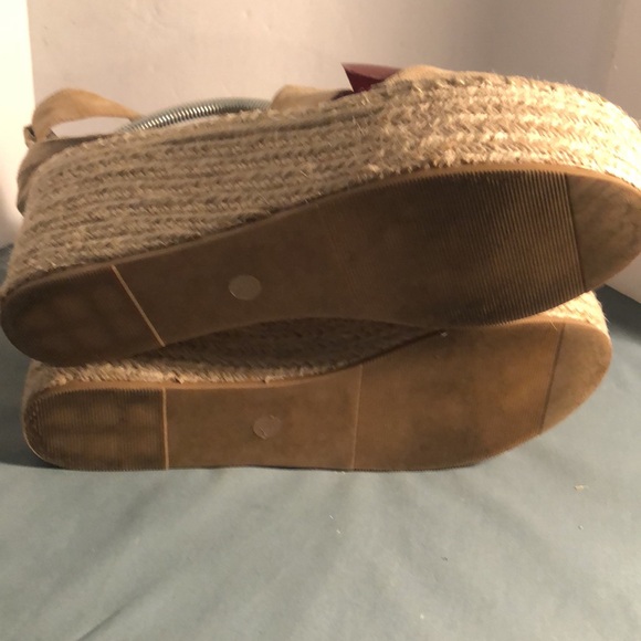 Woman’s tan coconuts espadrilles wedge sandals - Picture 11 of 16